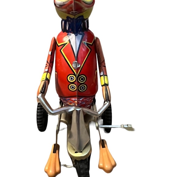 Vintage Inspired Duck on a Tricycle Metal Wind-Up Tin Toy - Picture 3 of 13